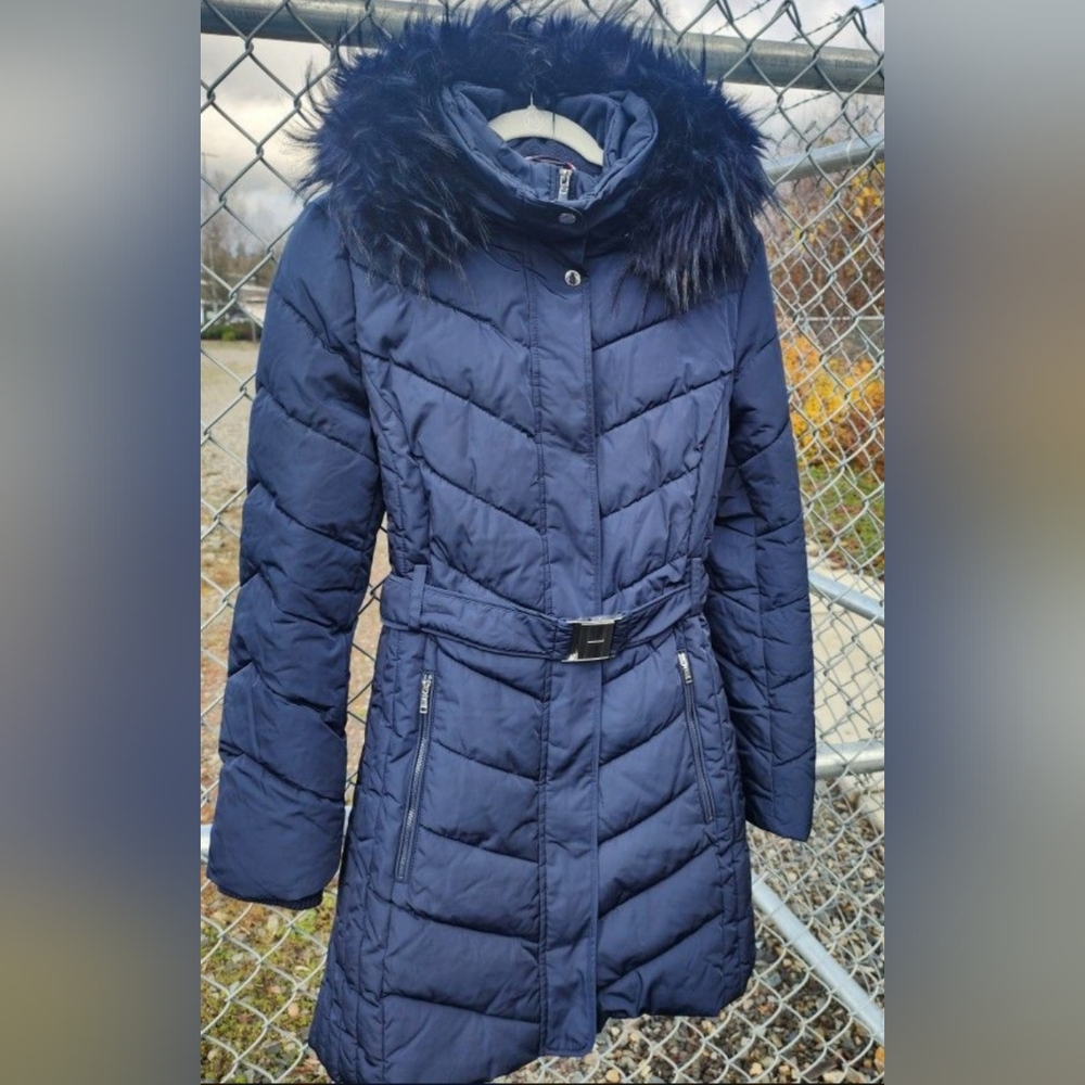 Tommy Hilfiger Jacket With Hood. Size L/G/G. Like new. I bought it,